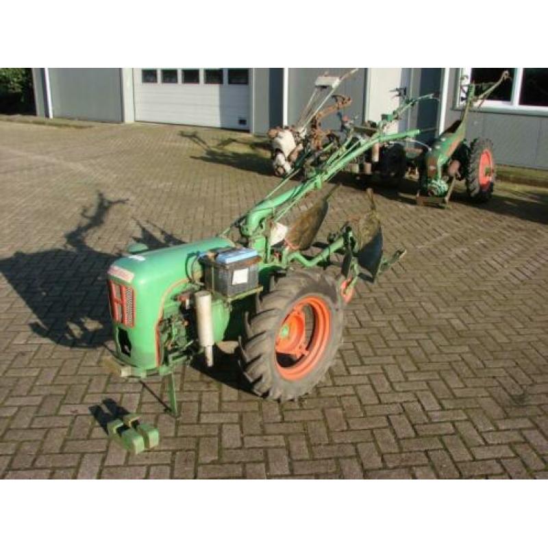 Holder E8 met ploeg - elektrische start