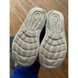 Nike AXIS 26