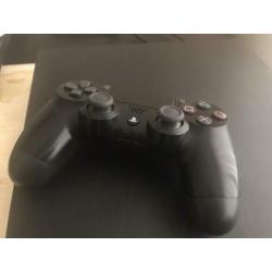 Gloednieuwe PS4 Pro 1TB incl controller en 6/7 games
