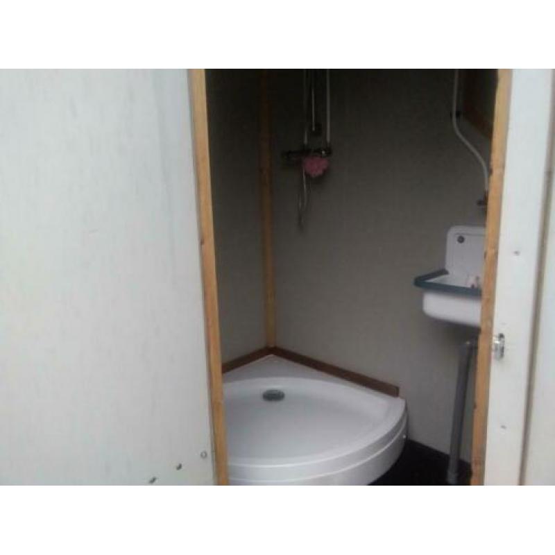nood sanitair douche wc toilet