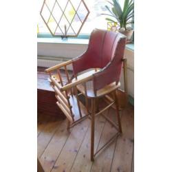 Nostalgische houten kinderstoel Kibofa antiek met leren rug