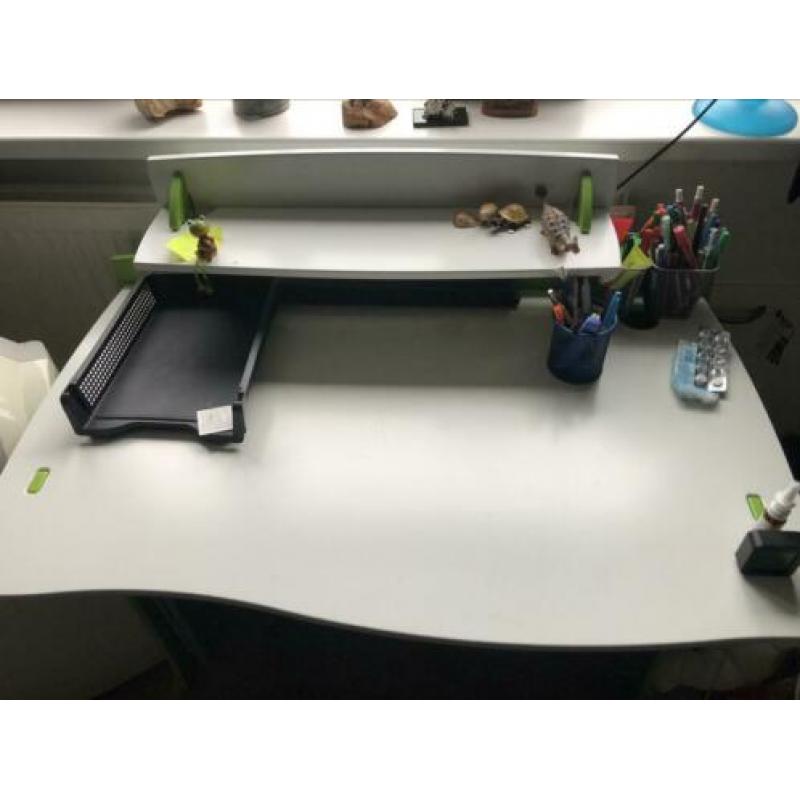 Kinder bureau, mooi design, wit/groen incl boekenkast