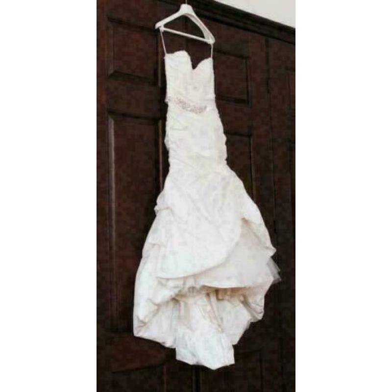 Linea Raffaelli offwhite strapless bruidsjurk maat 40