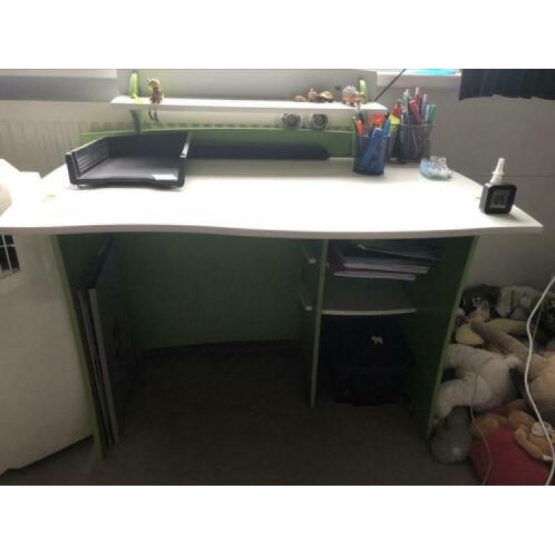 Kinder bureau, mooi design, wit/groen incl boekenkast
