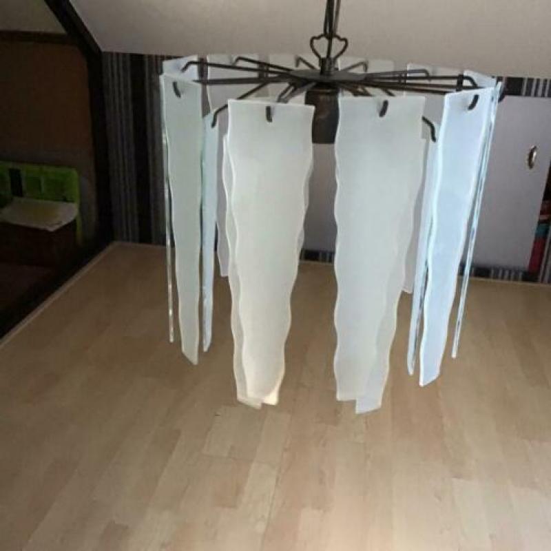 Mooie hanglamp met glazen stukken