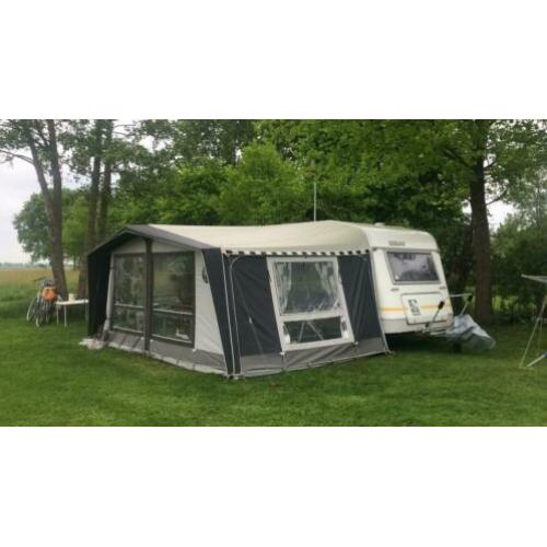 Mooie knaus sudwind 450tu met Isabella voortent 3 mtr diep