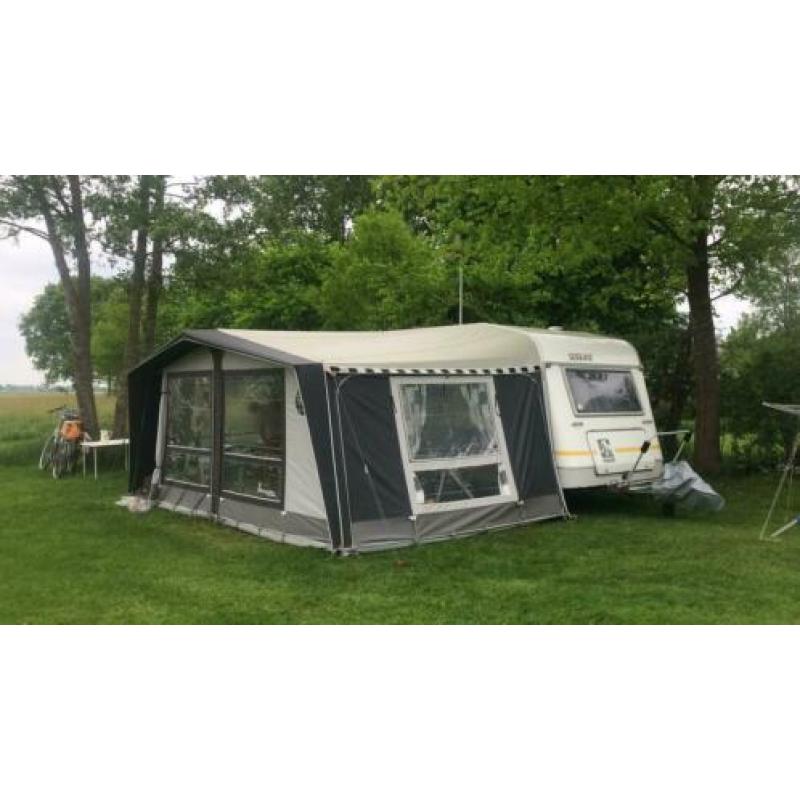 Mooie knaus sudwind 450tu met Isabella voortent 3 mtr diep