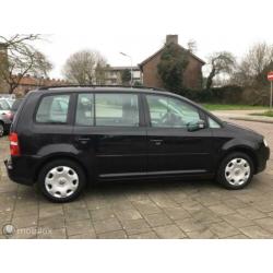Volkswagen Touran 1.6-16V FSI