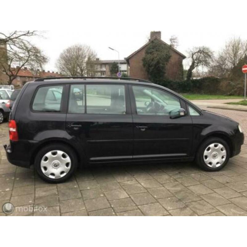 Volkswagen Touran 1.6-16V FSI