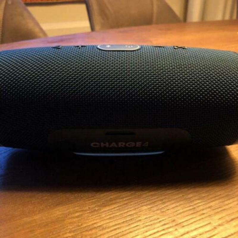 JBL charge 4 met bon