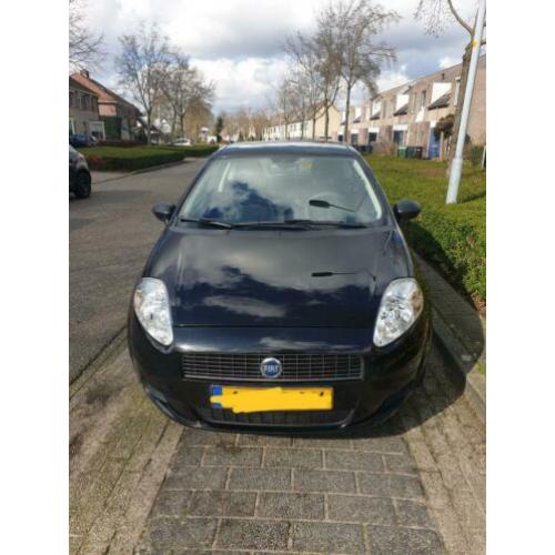 Zwarte Fiat Punto 1.2 Active uit 2007 te Koop