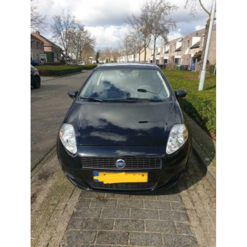 Zwarte Fiat Punto 1.2 Active uit 2007 te Koop