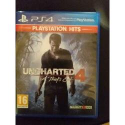 Mooie PlayStation 4 met veel spellen