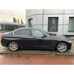 BMW 3-serie 320d Efficient Dynamics Edition Luxury Line Xeno