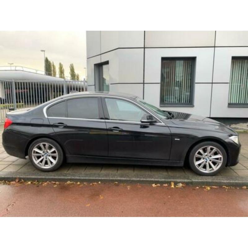 BMW 3-serie 320d Efficient Dynamics Edition Luxury Line Xeno