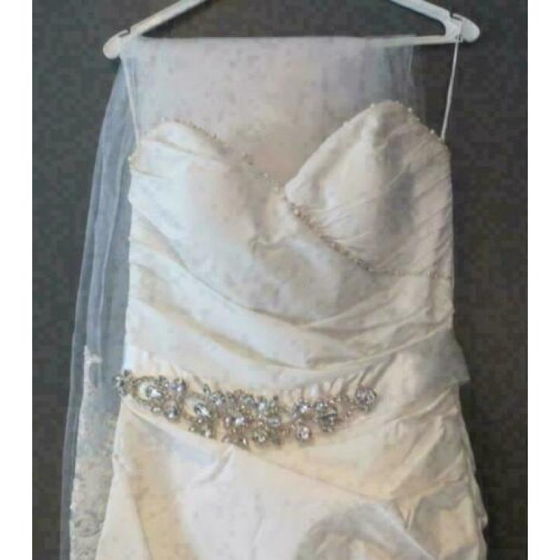 Linea Raffaelli offwhite strapless bruidsjurk maat 40