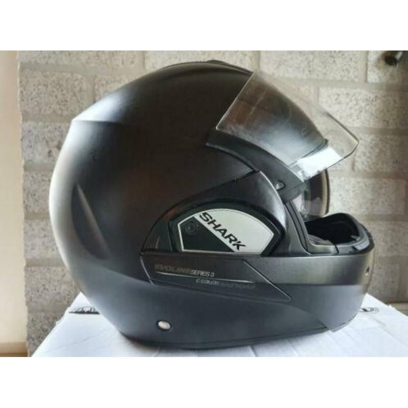 Te koop: In prima staat verkerende Shark Evoline 3, maat L