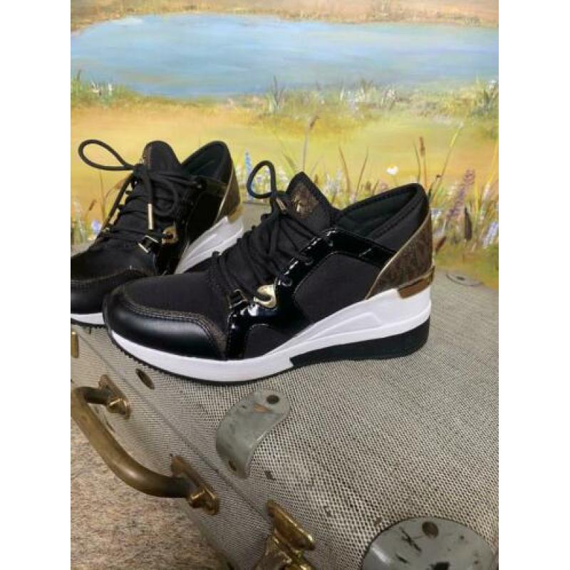 Michael Kors Lage sneakers Liv-Trainer. Zwart maat 36.
