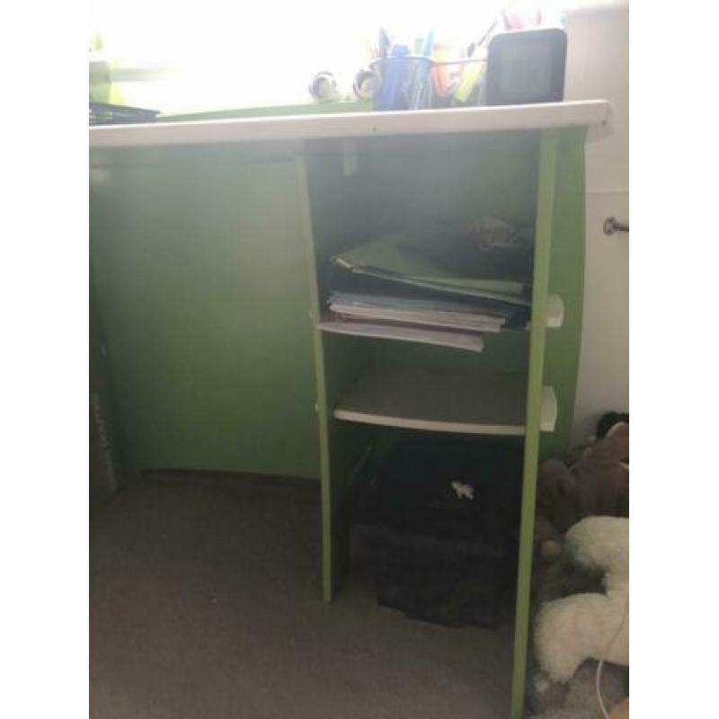 Kinder bureau, mooi design, wit/groen incl boekenkast