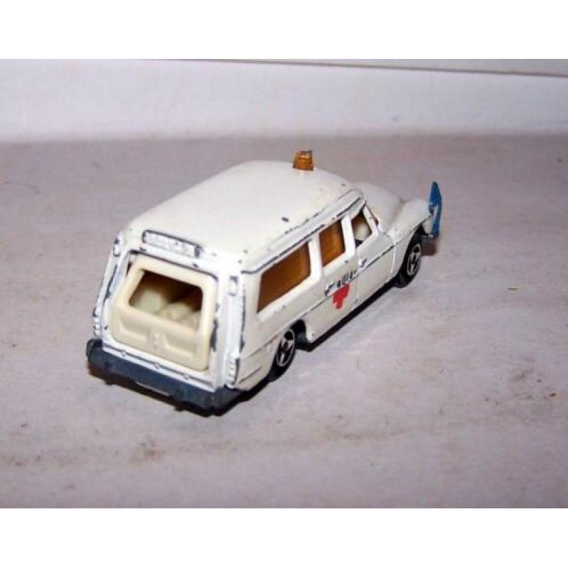 Vintage Majorette DS 21 Ambulance. 1/65. Zeldzaam.