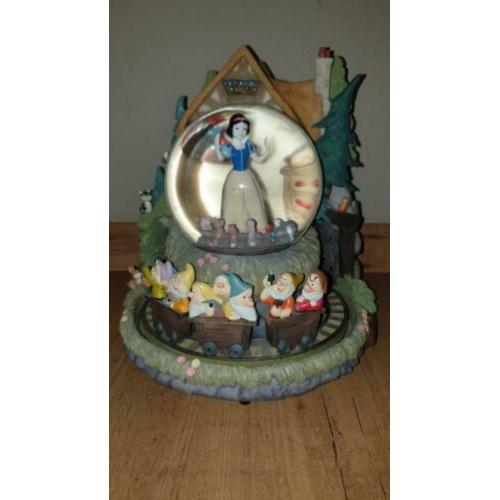 Disney Sneeuwwitje snowglobe muziekdoosje