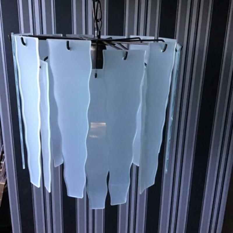 Mooie hanglamp met glazen stukken