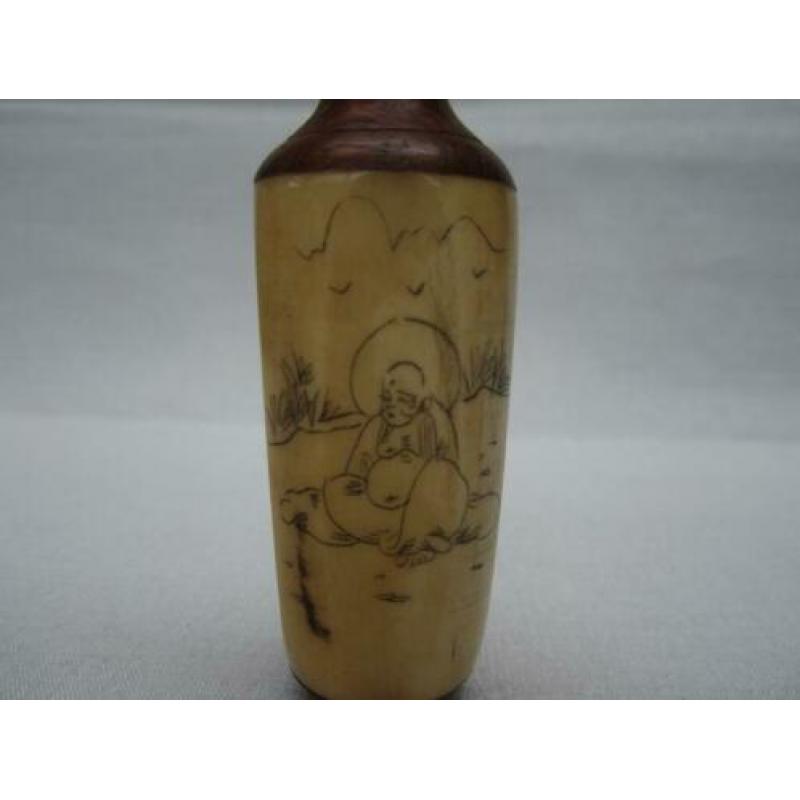 Chinese snuifflesje / snuff bottle van bot / been,4849#