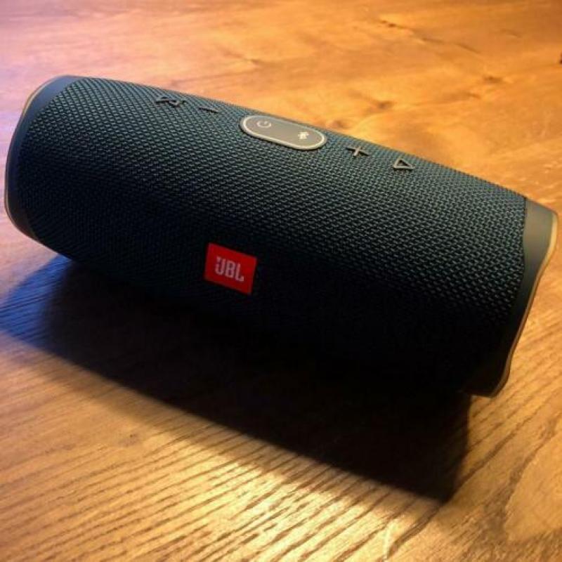 JBL charge 4 met bon