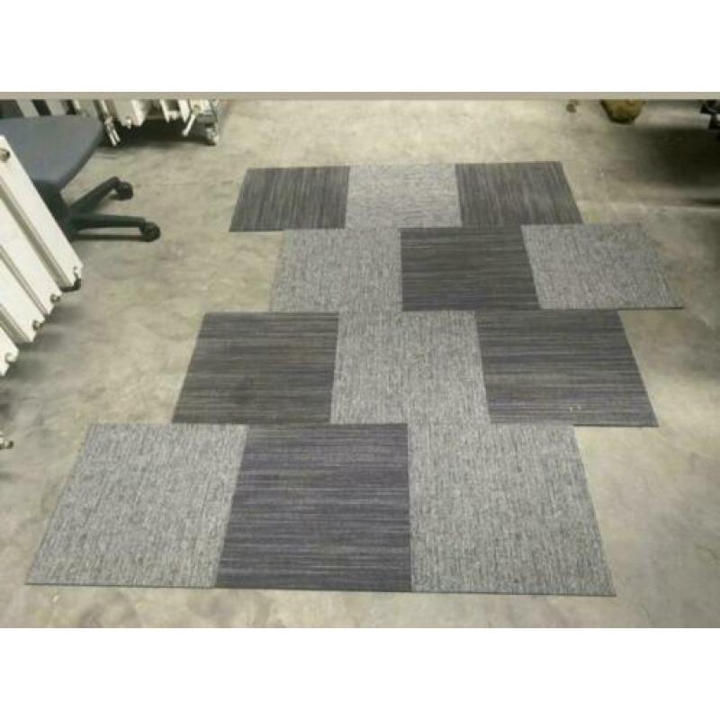 Tapijttegels grijs gestreept en blauw/grijs antraciet streep