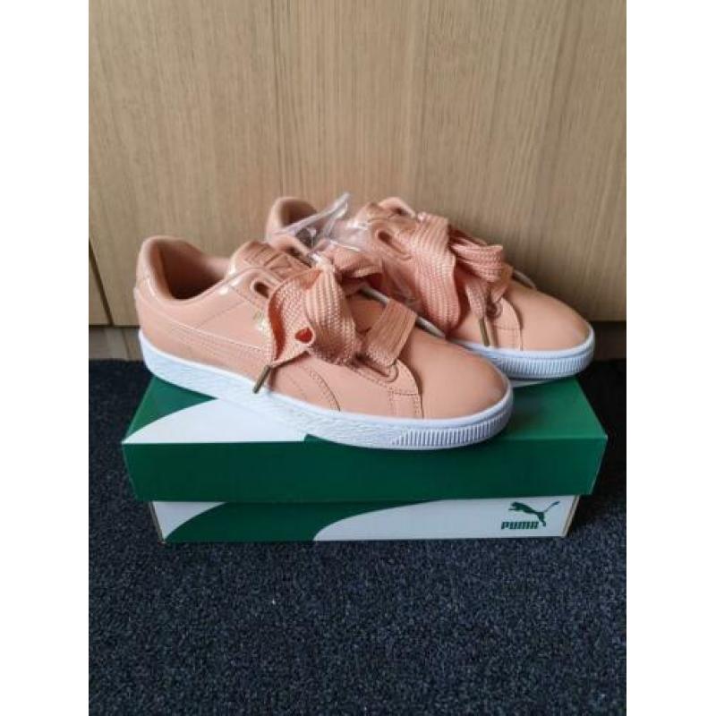 Puma basket heart patent (37)