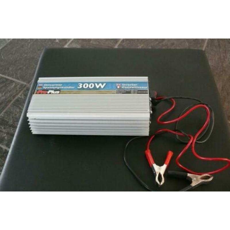 omvormer 12 Volt naar 230 Volt 300 Watt