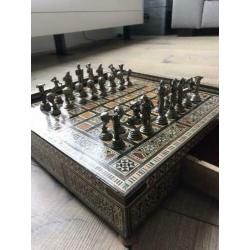Te koop antiek schaakspel
