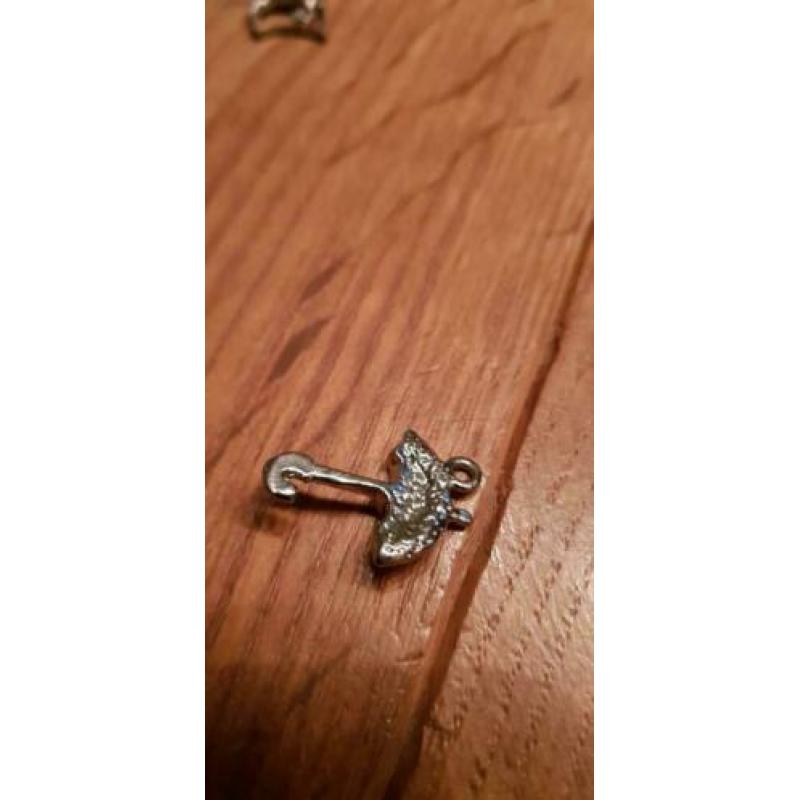 Bedel 2 cm, parapluutje met veel strass als druppels, mooi!