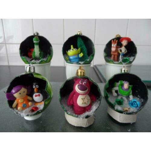 verschillende setjes kerstballen disney,smurfen.cars,
