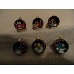 verschillende setjes kerstballen disney,smurfen.cars,
