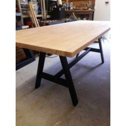 Kloostertafel eettafel