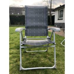Camping stoelen, krukken en tafel