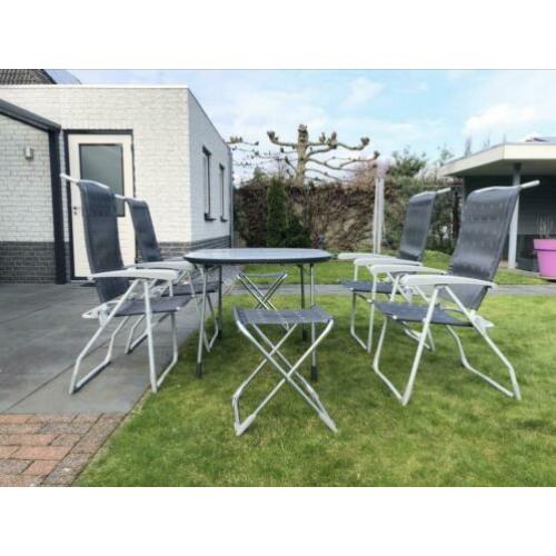 Camping stoelen, krukken en tafel