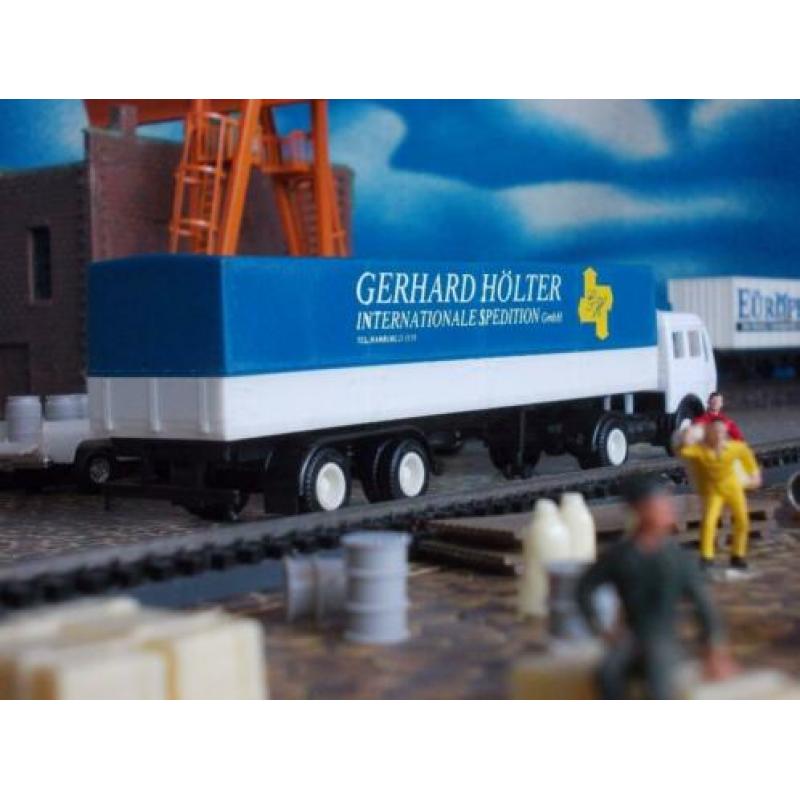 Mercedes Benz trekker/oplegger Gerhard Hölter - Herpa