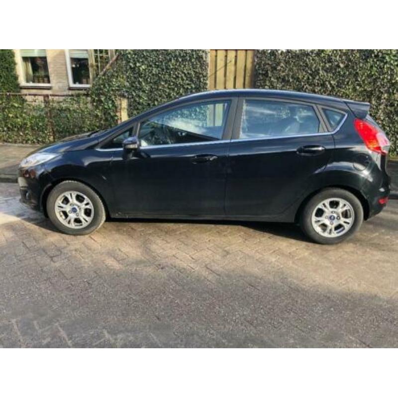 Ford Fiesta 1.6 Tdci 5DR 2014 Zwart