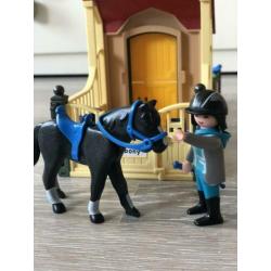 Playmobil paard, ruiter en stal ??