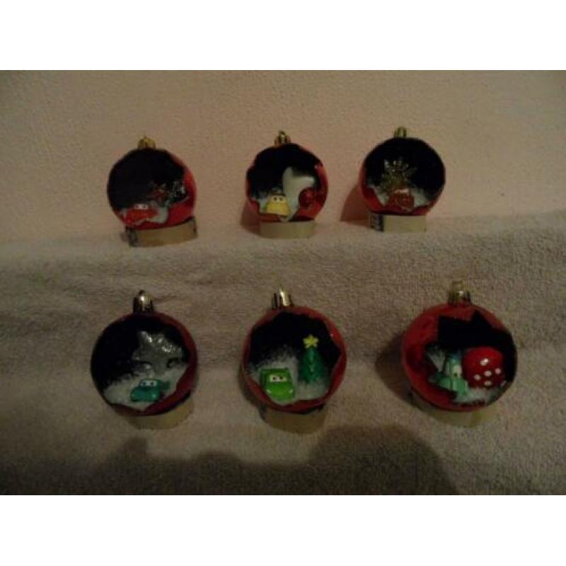 verschillende setjes kerstballen disney,smurfen.cars,