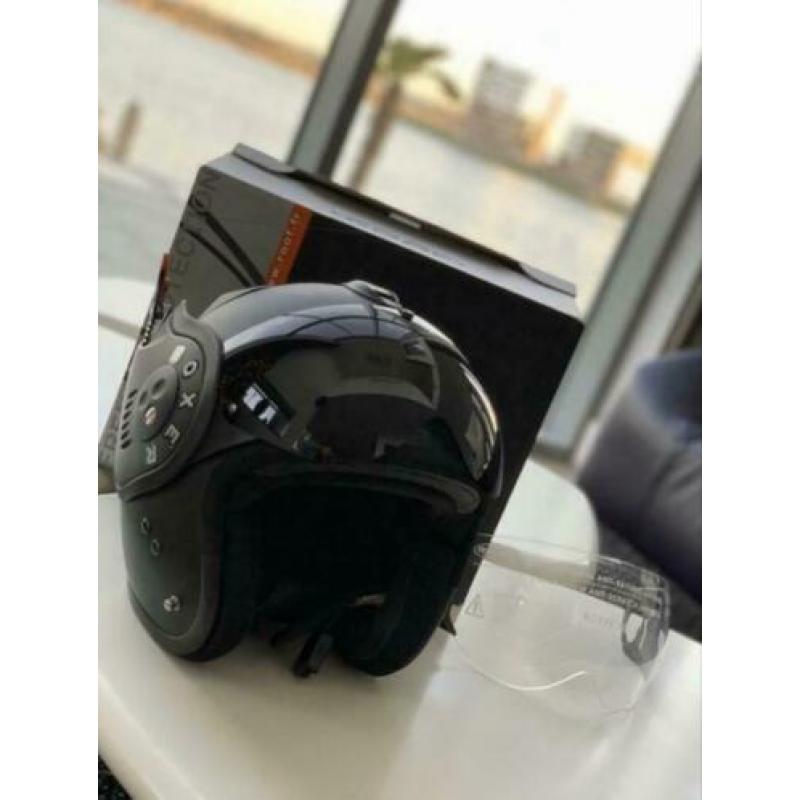 Roof Boxer v8 helm