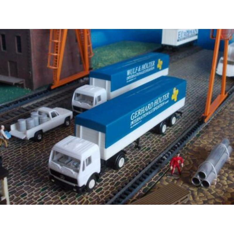 Mercedes Benz trekker/oplegger Gerhard Hölter - Herpa