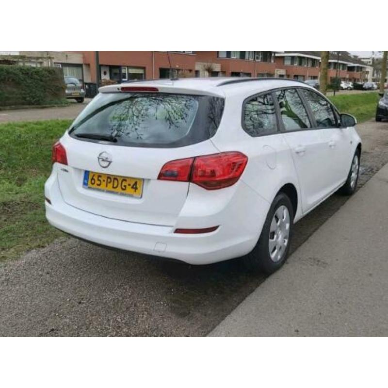 OPEL ASTRA 1.4 74KW Sports Tourer 2011 Wit edition NAP