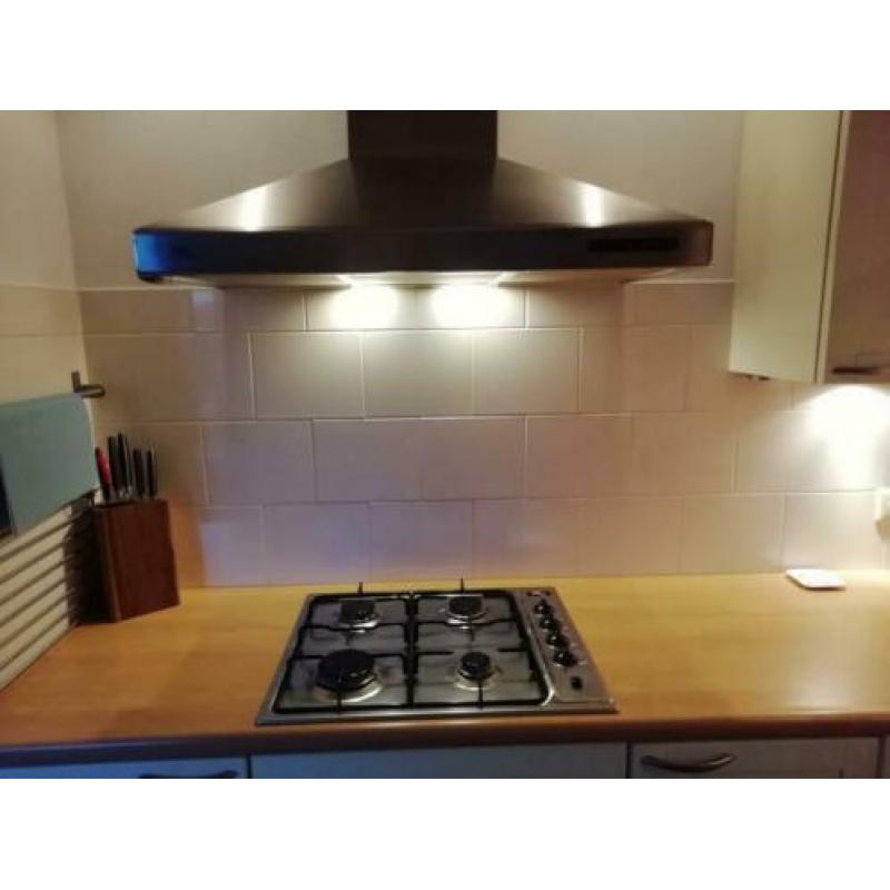Keuken incl afzuigkap gaskookplaat