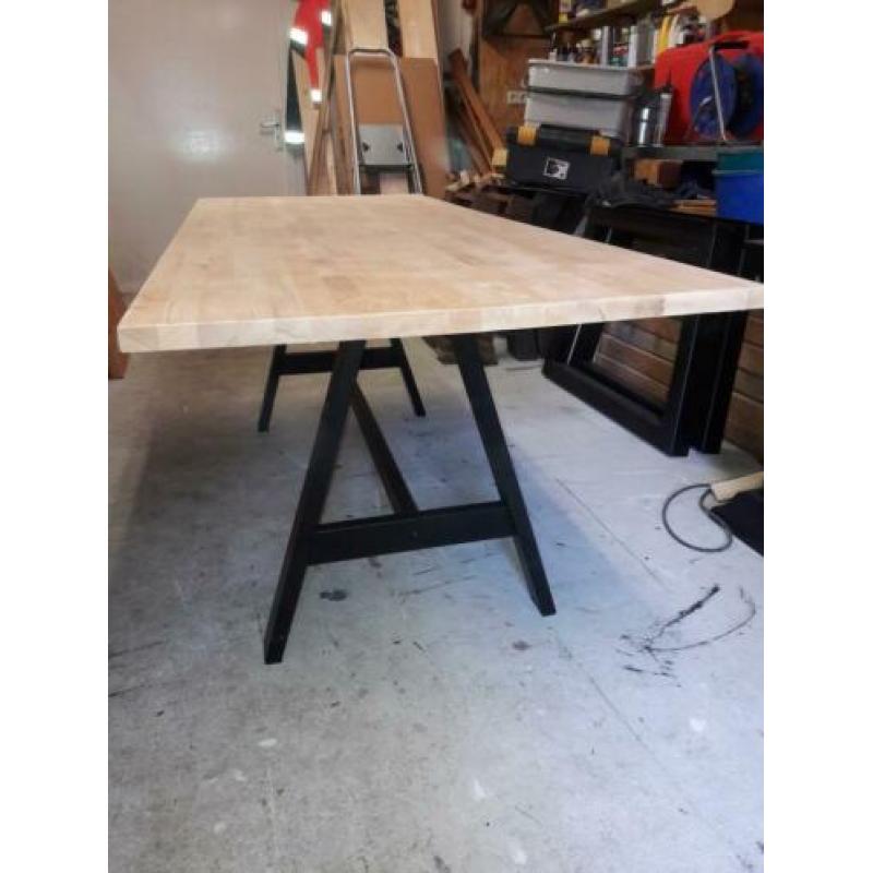 Kloostertafel eettafel