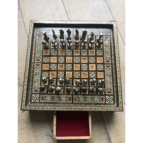 Te koop antiek schaakspel