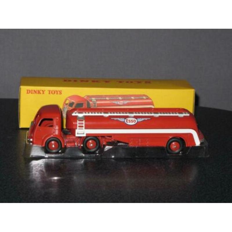 Panhard + ESSO oplegger - Dinky Toys 32C - ATLAS (1:55)