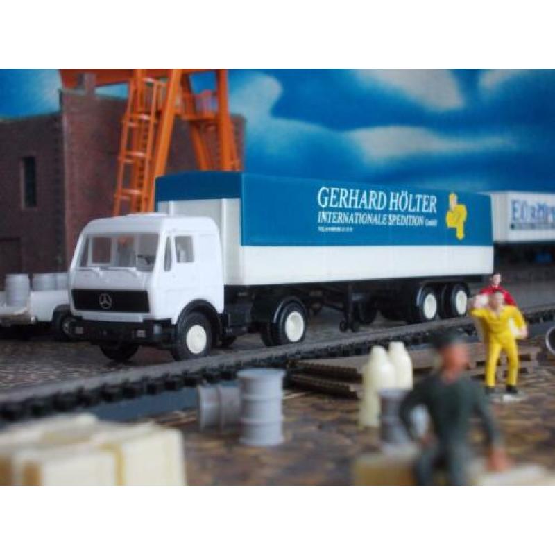 Mercedes Benz trekker/oplegger Gerhard Hölter - Herpa